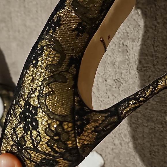 Like new- Dolce & Gabbana heels - Picture 5 of 5